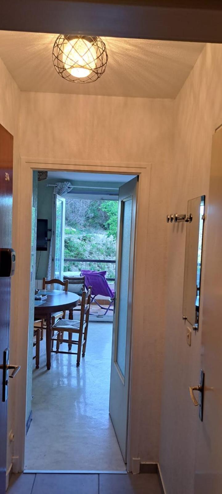 אמלי-לה-באינס-פללדה Studio Phannie Renove 50M Cures מראה חיצוני תמונה